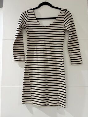 NWT Abercrombie & Fitch Navy and Cream Striped Long Sleeve Dress in XS